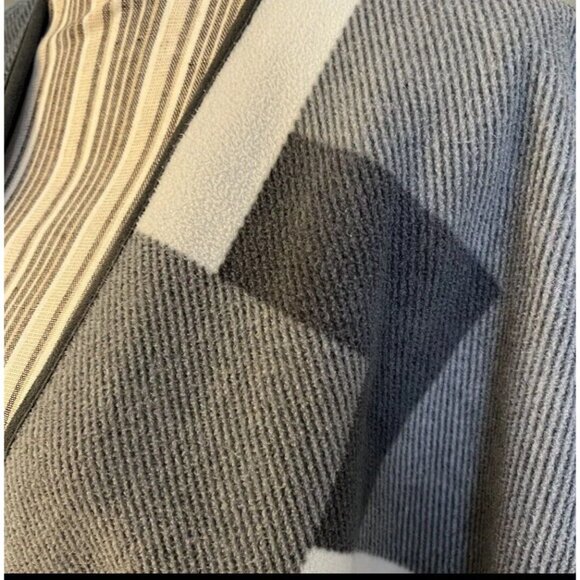 Woolrich Reversible Poncho Women One Size Grey White Fleece Cape Wrap - Picture 7 of 7